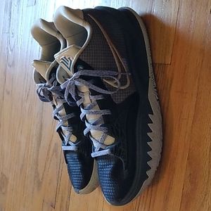 Nike Kyrie 4 Low Black Rattan - Men's Size 12